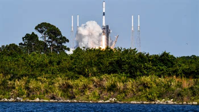 SpaceX Starlink rocket launch on Monday: List of Florida beaches, parks & best views to watch