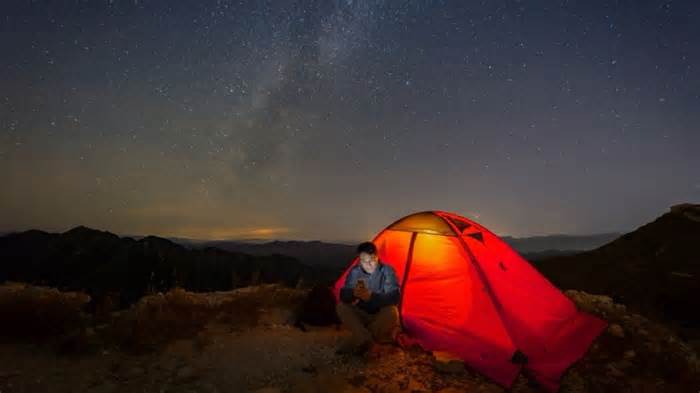 Rogers Launches Starlink Satellite Texting to All Canadians: Here’s Pricing