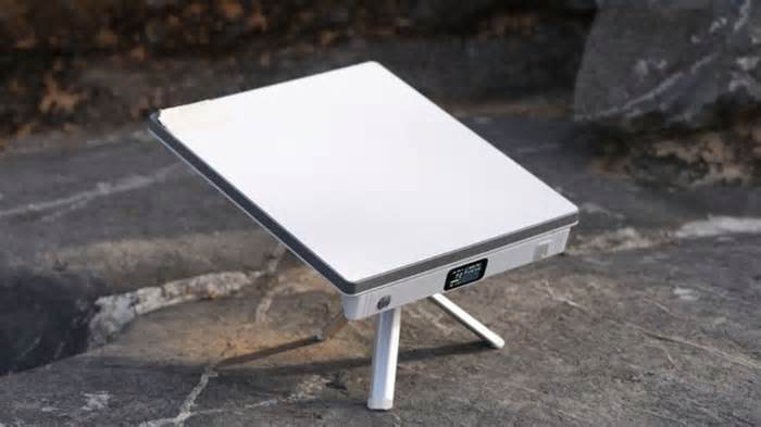 New Starlink Fully Portable Mini Dish Delivers 4.5-Hour Battery Life