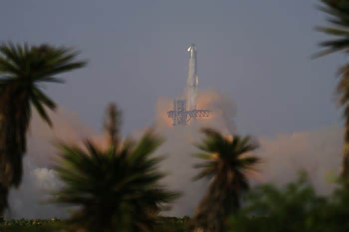 SpaceX found some success, and some failure, on ninth Starship flight test from Texas