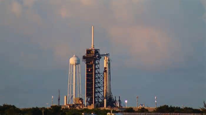 Despite technical issue, SpaceX launches Axiom 4 mission