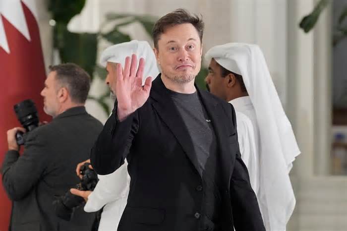 Top DOGE officials are already fleeing as Musk leaves government