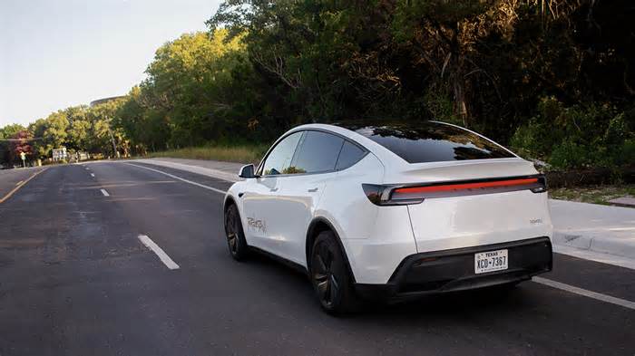 Tesla stock soars follrowing Austin AI robotaxi event