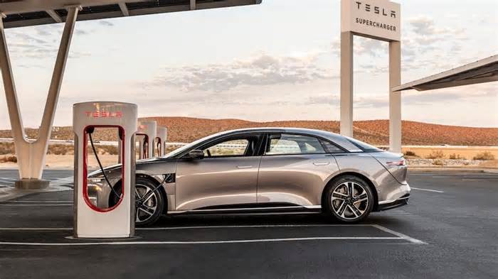 Lucid Air EVs Unlock Tesla Supercharger Access and Updates for 2026 Model Year