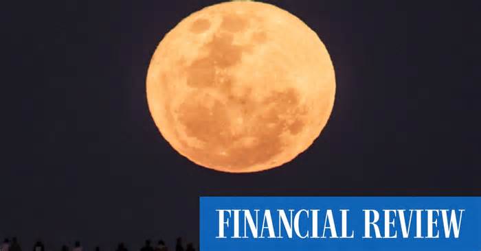 America’s new moon race is billionaire vs billionaire