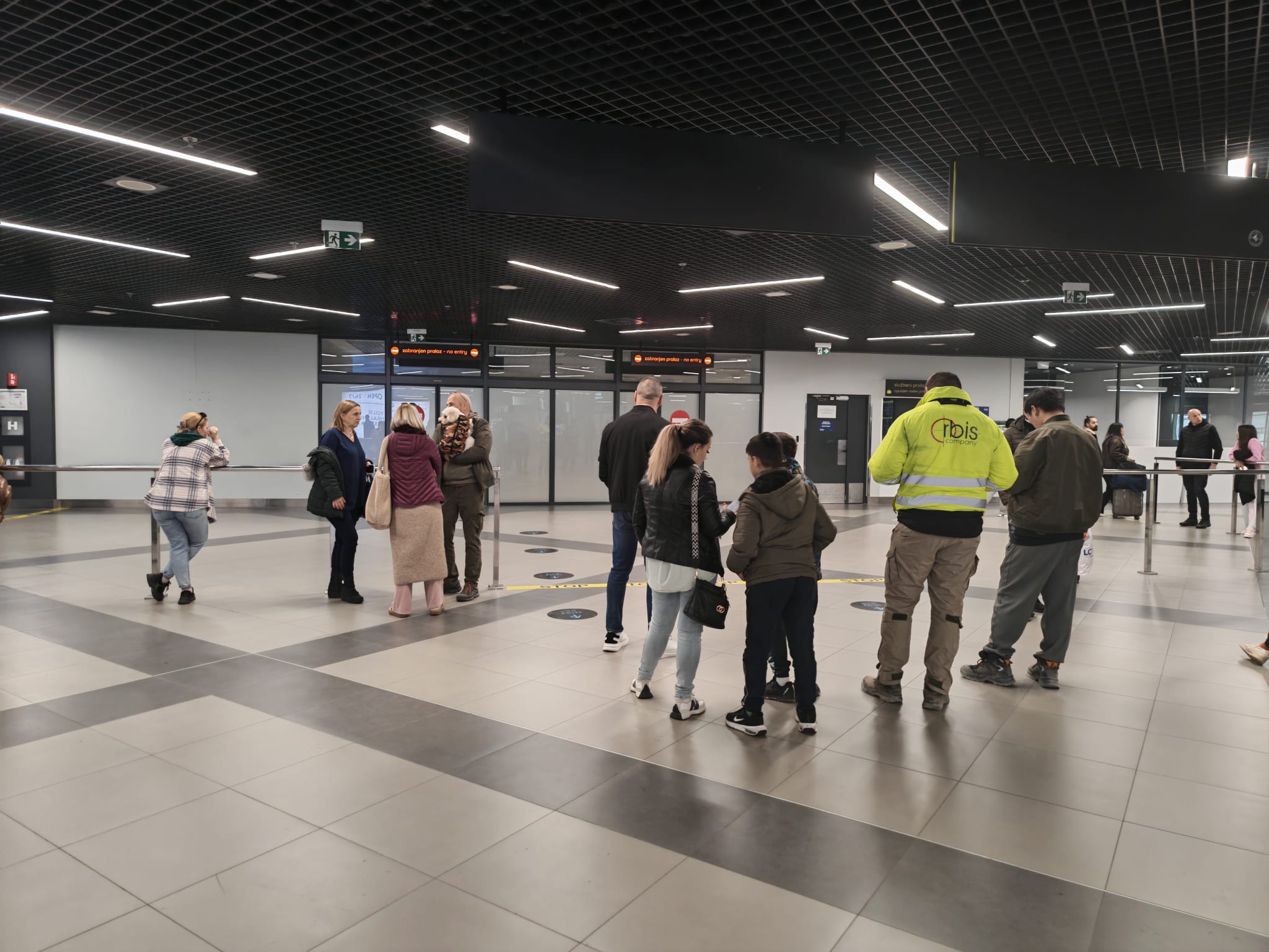 "Budili smo se sa bombama" U Beograd iz Dubaija sleteli i Poljak i Makedonac: "Mama mi je rekla da dođem"