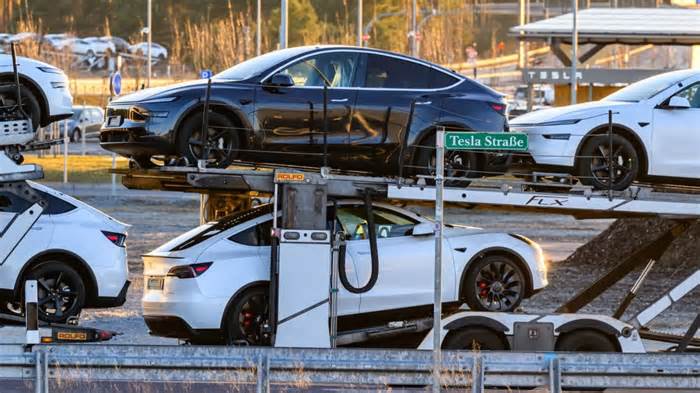 Tesla reports 14% decline in vehicle deliveries, marking second straight year-over-year drop
