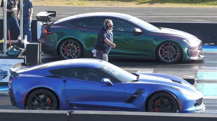Chevy Corvette Z06 Thinks It's Fast, Tesla Model S Plaid Believes Otherwise
