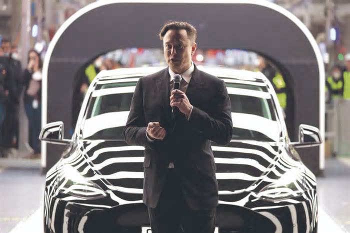 Just how much trouble is Elon Musk causing Tesla?