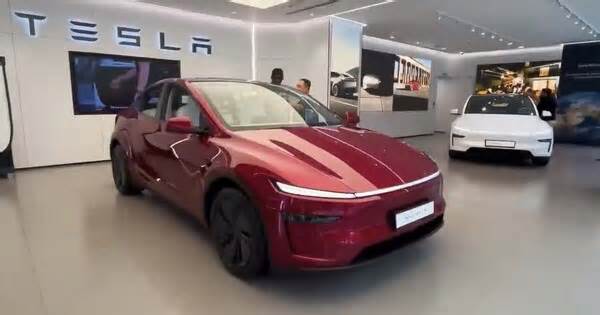 The NDTV Auto Show: Tesla Model Y Review, Kinetic DX EV First Look, Skoda Kylaq vs Mahindra XUV 3XO: Comparison