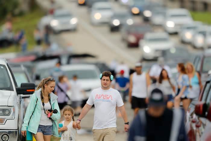 7 Space Missions to Watch in August: Crew Dragon, Starlink, Dream Chaser and More