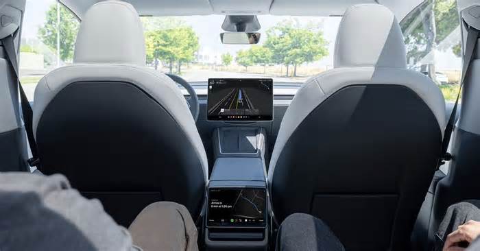 Safety Regulators Already Looking At Tesla Robotaxi Driving Standards