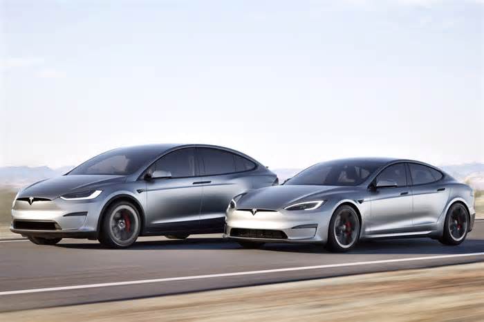 Tesla removes Model S and X from configurator in Europe