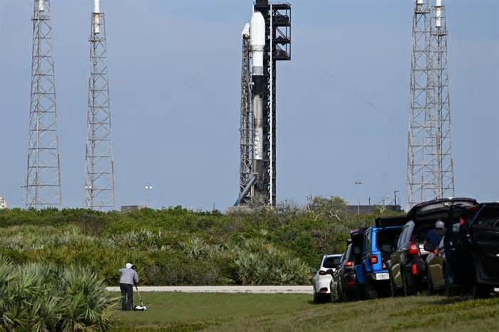 SpaceX plans launch of advanced GPS satellite for Space Force