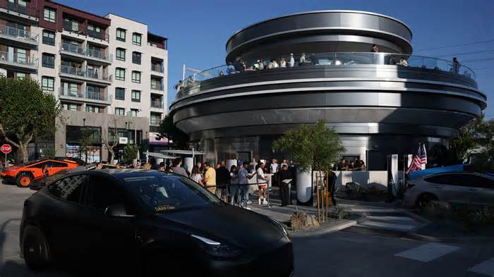 Popcorn bots and ‘Electric Sauce’: What to know about Elon Musk’s Tesla Diner