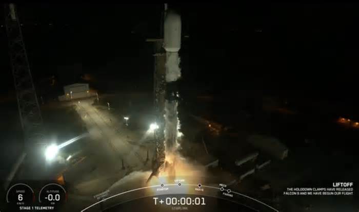 Space X orbits 26 Starlink satellites