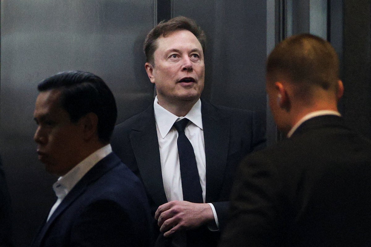 Texas residents sue Elon Musk’s SpaceX over sonic booms