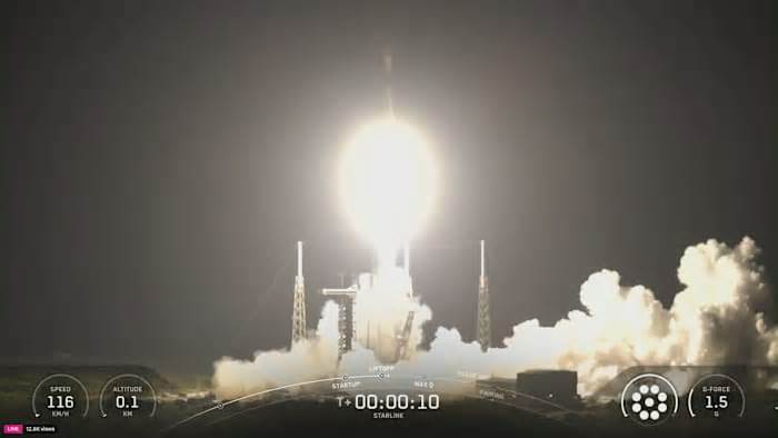 VIDEO: SpaceX launches batch of Amazon satellites from Florida coast