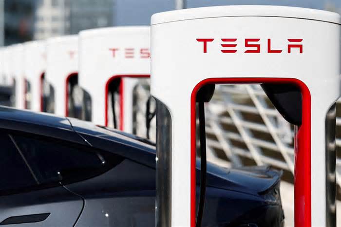 Tesla faces loyalty crisis over Elon Musk’s endorsement of Donald Trump: Report