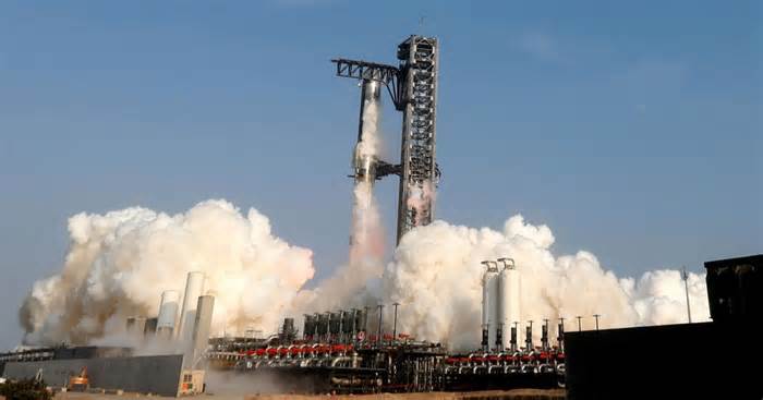 Back at SpaceX, Musk vows to ramp up launches after explosion
