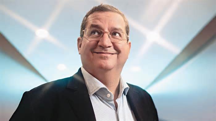 This Billionaire Immigrant Is Racing Elon Musk To Connect Your Phone From Space