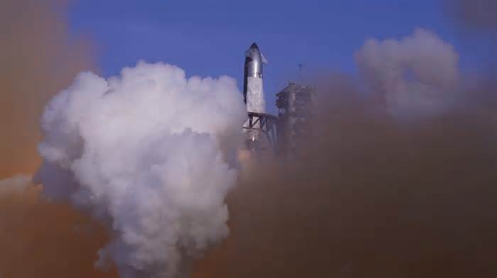 FAA demanding investigation after SpaceX Starship breaks up in flight