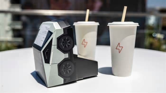 Tesla Diner, the Food Review: Tesla Burger, Fries, Apple Pie, and More