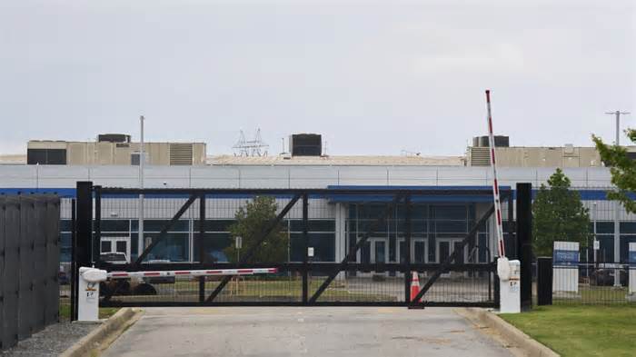 NAACP, environmental group notify Elon Musk’s xAI company of intent to sue over facility pollution