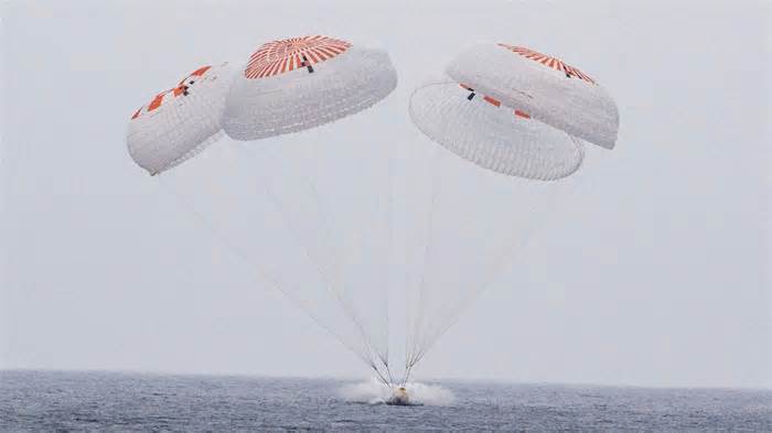 Astronauts return to Earth after 5 months on the ISS in SpaceX capsule