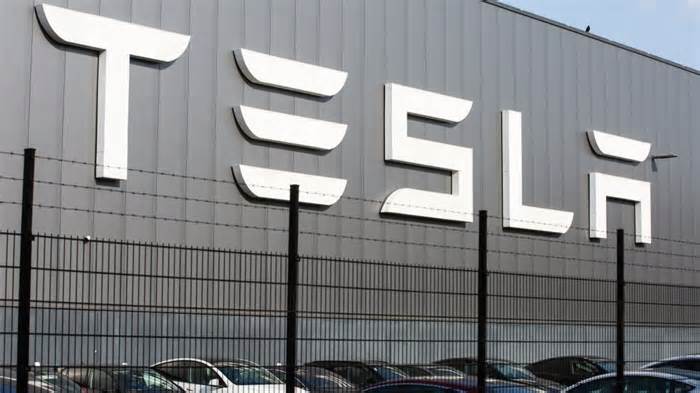 Tesla says it made its first driverless delivery of a new car to a customer