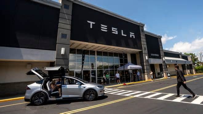 Tesla opens in Passaic County