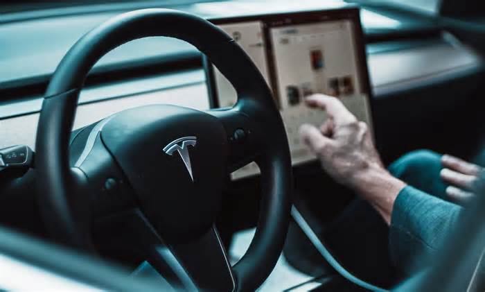 Tesla Sentiment Rattled by Low Cybertruck Trade-in Value