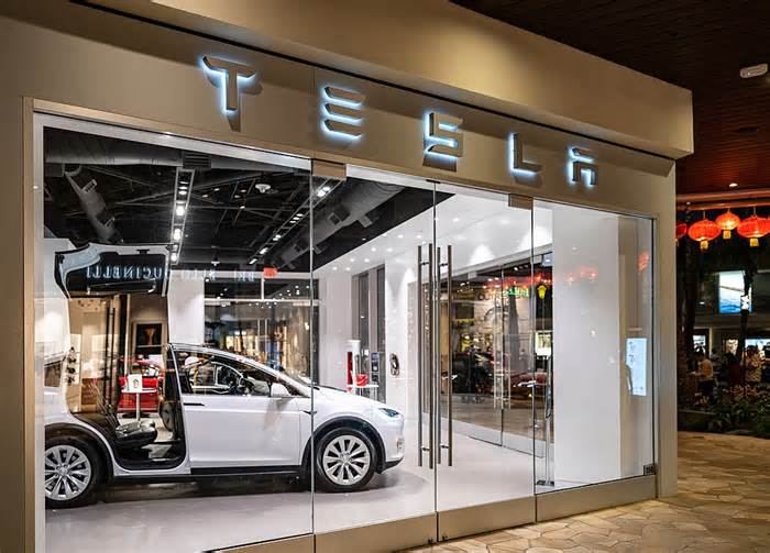 Tesla Secures $4.3B Battery Deal with LG Energy for U.S. Storage Projects