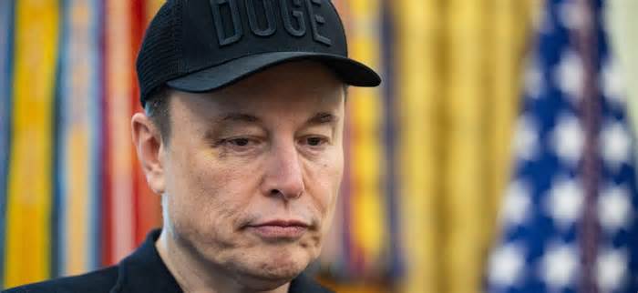 Elon Musk Releases Statement After Starlink Global Outage