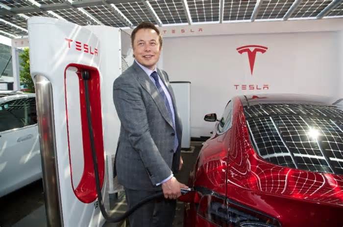 Tesla makes 14,000 job cuts