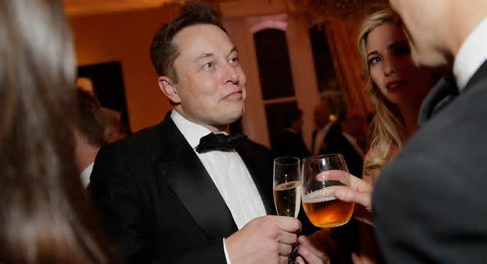 Inside Elon Musk’s Billionaire Lifestyle of Absurdly Pricey Stuff