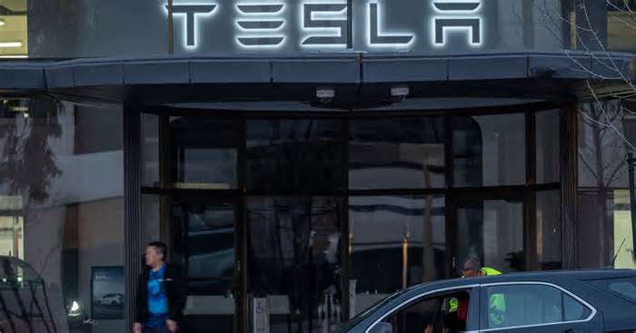 Tesla interns say offers are getting revoked weeks before their start date