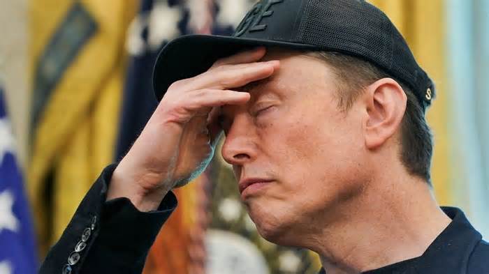 Elon Musk backtracks on threat to scrap SpaceX Dragon Capsule after Trump clash