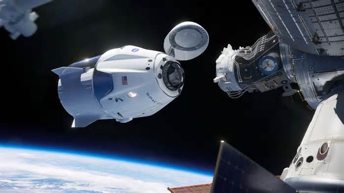 How Does SpaceX's Crew Dragon Spacecraft Operate? The Technology Behind the Missions