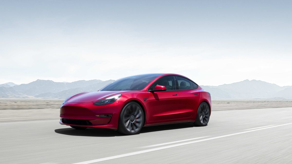 Customers use Tesla cars to mine $800 per month in cryptocurrency