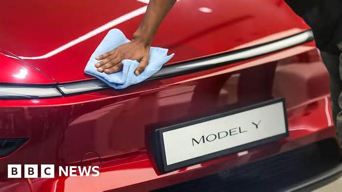 Tesla pledges to make cheaper cars as problems mount