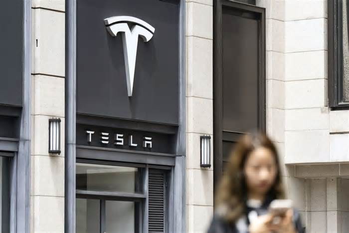 Tesla’s China Sales Fell in April Despite Rebound in EV Demand