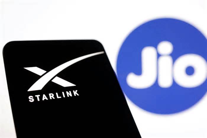 India grants licence to Musk's Starlink satellite internet service