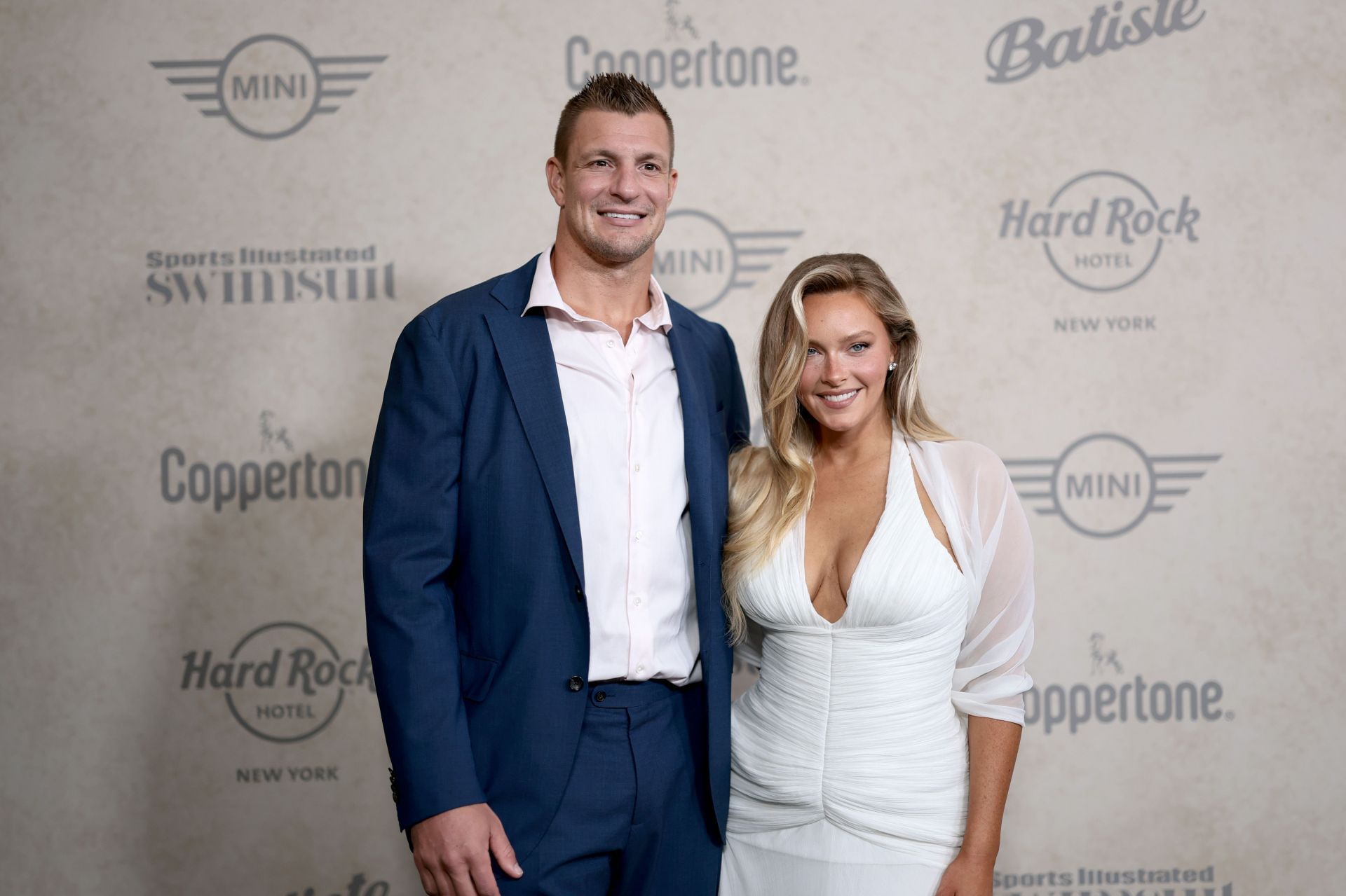 Rob Gronkowski's GF Camille Kostek achieves another career milestone as SI model makes it to cover of Modern Luxury