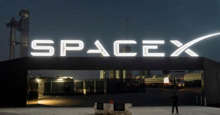 SpaceX asks Texas judge to block NLRB case over severance agreements