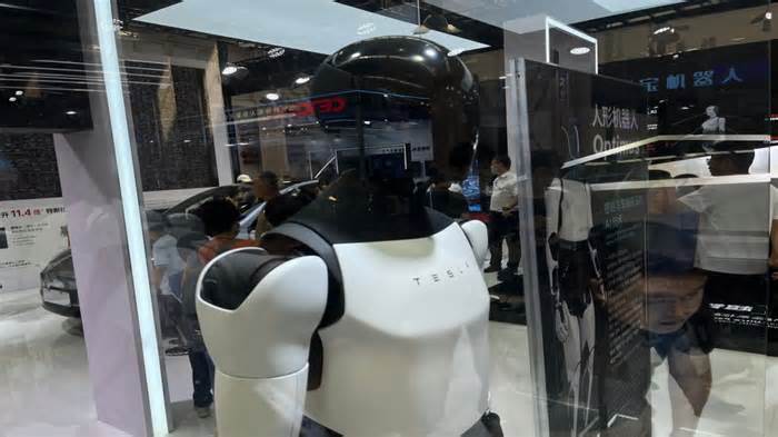 Tesla Optimus robotics vice president Milan Kovac is leaving the company