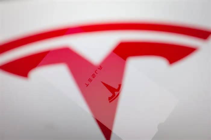 Tesla Signs $4.3 Billion Battery Deal With LG Energy