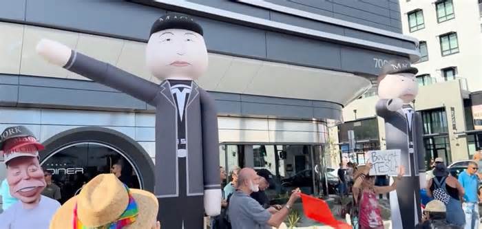 The Tesla Diner has been open for 12 days and it’s going kinda rough so far