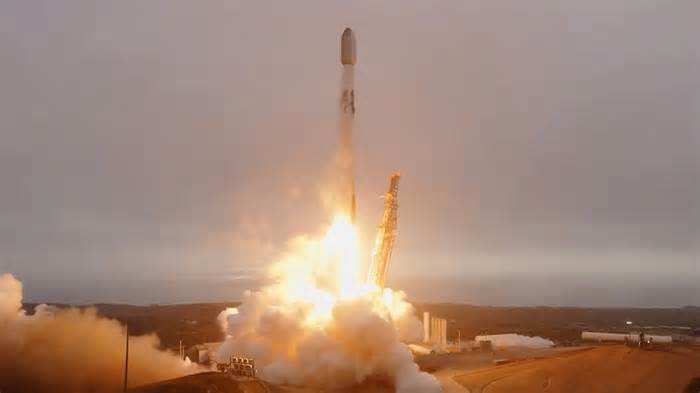 500 Falcon missions! SpaceX sends 26 Starlink satellites to orbit on landmark launch