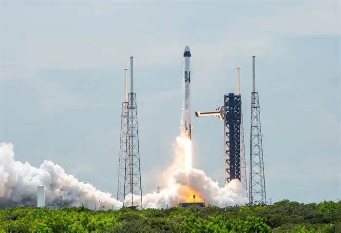 Why China is falling behind SpaceX in the race for space internet dominance
